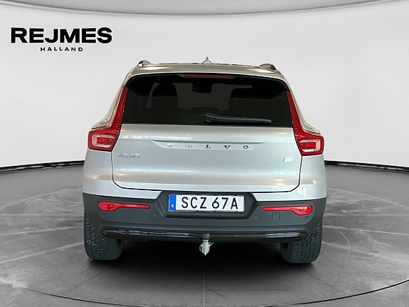 Volvo XC40 5 of 15
