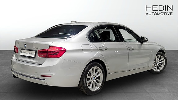 BMW 320i 2 of 8