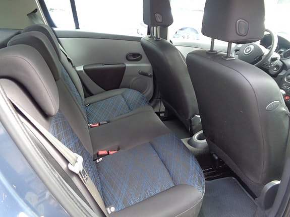 Renault Clio 7 of 8
