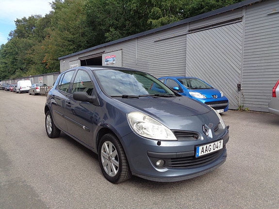 Renault Clio 3 of 8