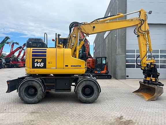 Komatsu PW 148-11 6 of 18