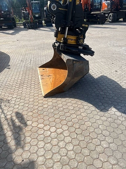 Komatsu PW 148-11 12 of 18