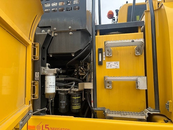 Komatsu PW 148-11 10 of 18