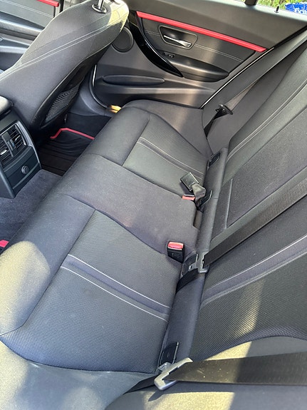 BMW 320d 9 of 9