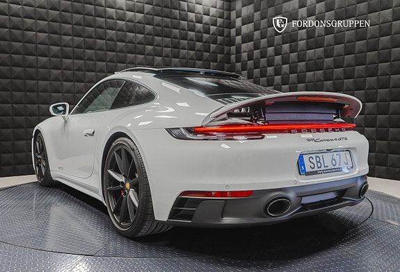 Porsche 911 Carrera 4 GTS 5 of 27