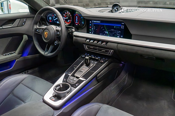 Porsche 911 Carrera 4 GTS 22 of 27