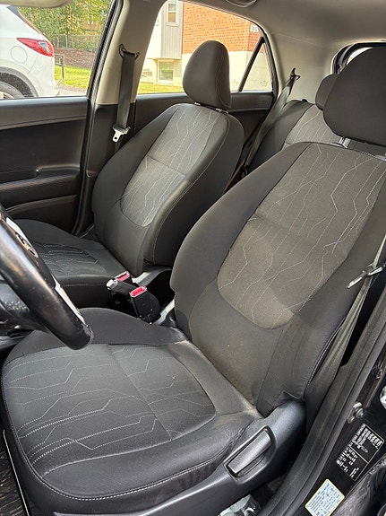 Kia Picanto 4 of 10