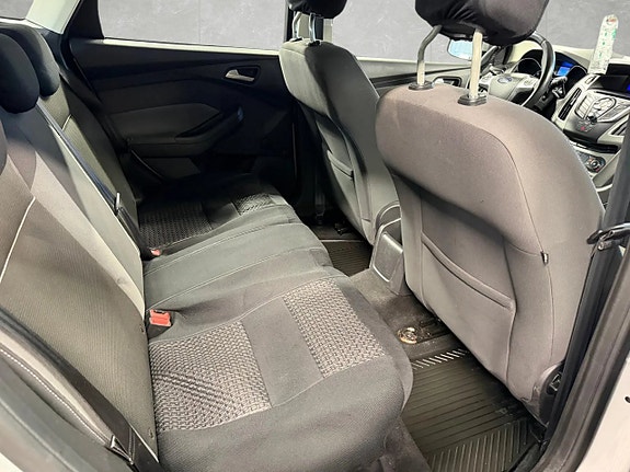 Ford Focus 10 of 12