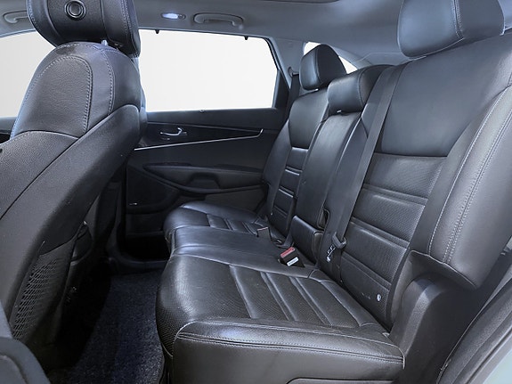 Kia Sorento 18 of 22