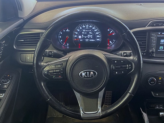 Kia Sorento 10 of 22