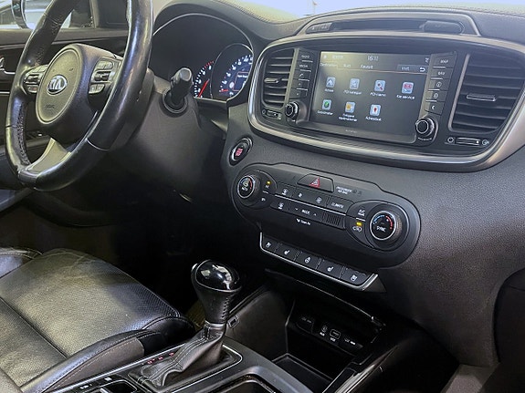 Kia Sorento 17 of 22