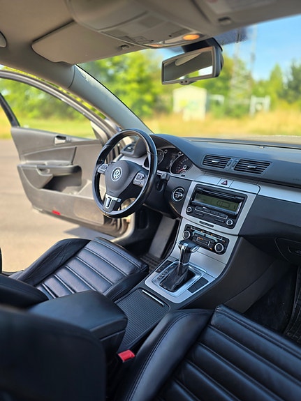Volkswagen Passat 20 of 30