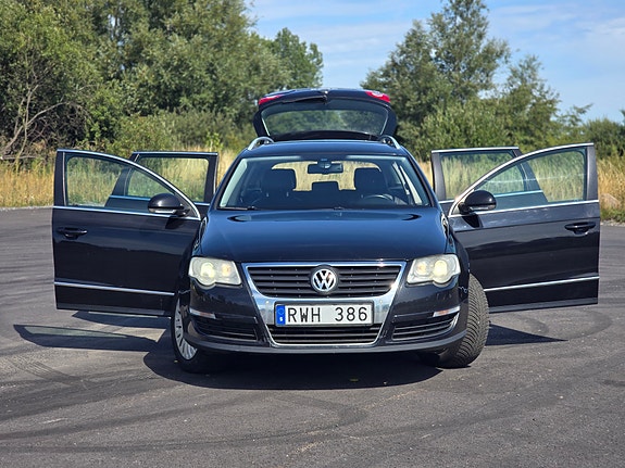 Volkswagen Passat 11 of 30