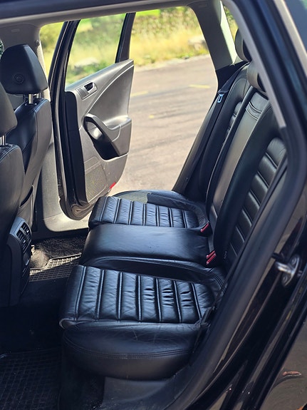Volkswagen Passat 26 of 30