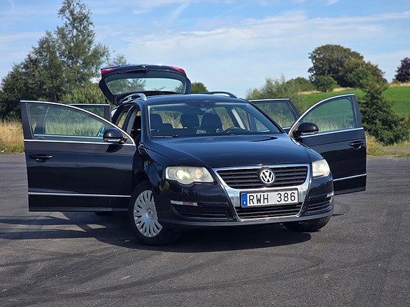Volkswagen Passat 10 of 30