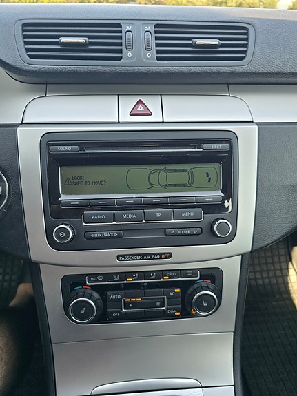 Volkswagen Passat 29 of 30