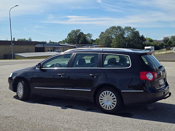 Volkswagen Passat 8 of 30