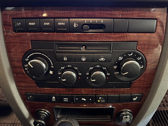Jeep Grand Cherokee 17 of 22