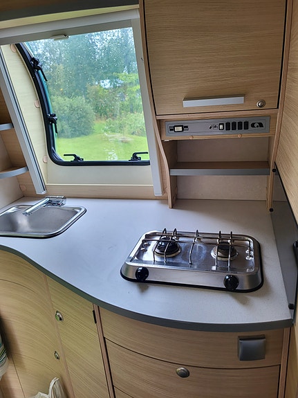 Adria Action 361 lh 7 of 11