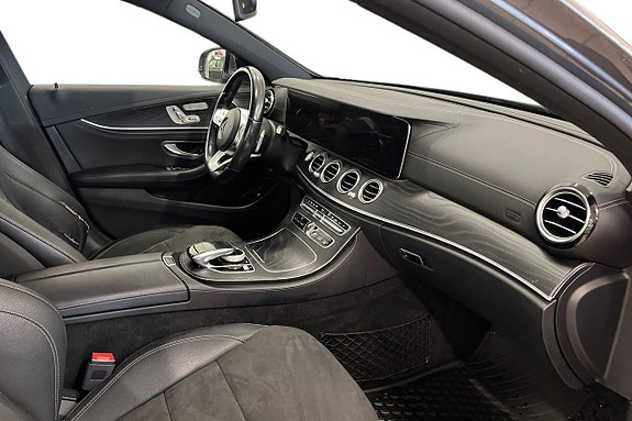 Mercedes-Benz E300 de 15 of 27