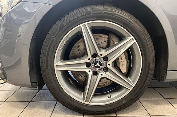 Mercedes-Benz E300 de 10 of 27