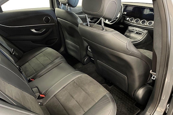 Mercedes-Benz E300 de 23 of 27