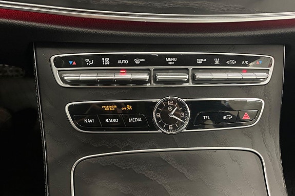Mercedes-Benz E300 de 19 of 27