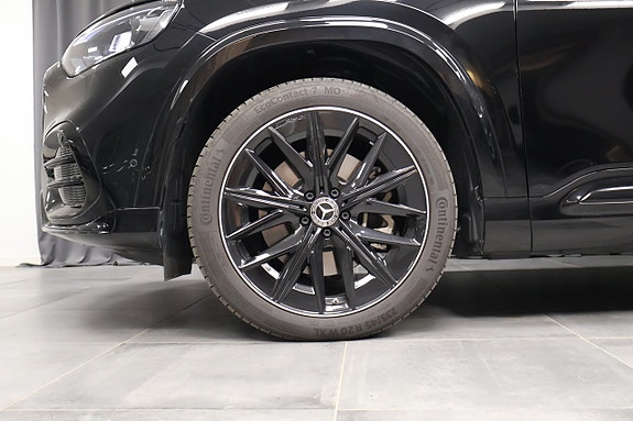Mercedes-Benz GLB350 5 of 28