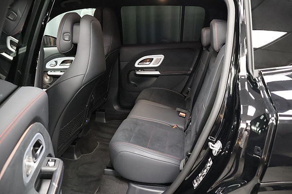 Mercedes-Benz GLB350 12 of 28