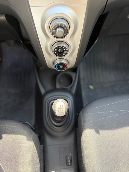 Toyota Yaris 5 of 11