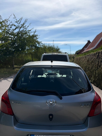 Toyota Yaris 6 of 11
