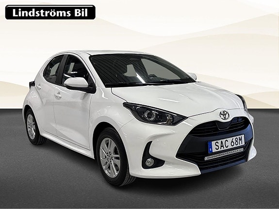 Toyota Yaris 3 of 21