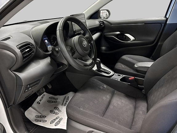 Toyota Yaris 14 of 21
