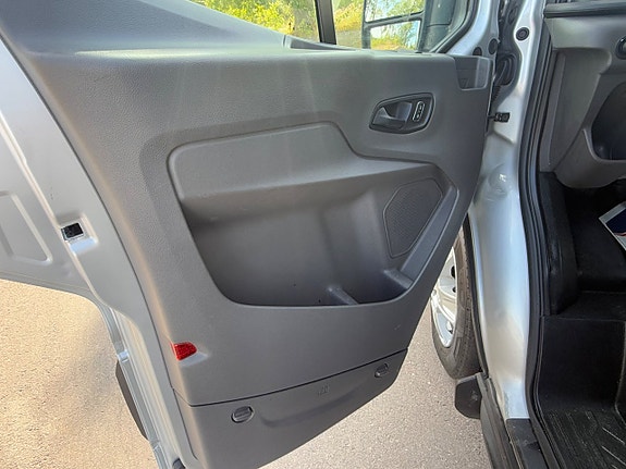 Ford Transit 15 of 21