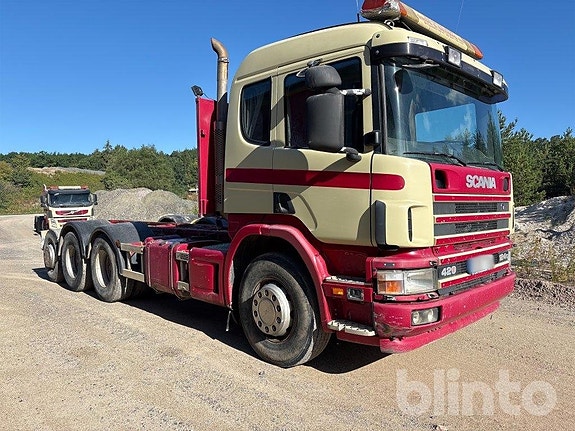 Lastbil SCANIA P124GB8X4*4NA420 -Laxåfäste 3 of 6