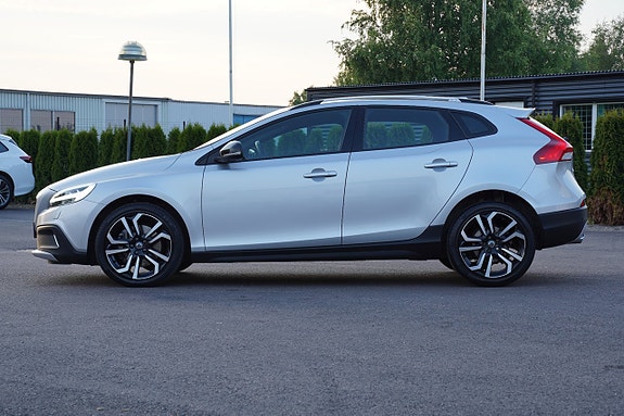 Volvo V40 Cross Country 6 of 27