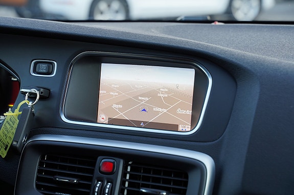 Volvo V40 Cross Country 22 of 27