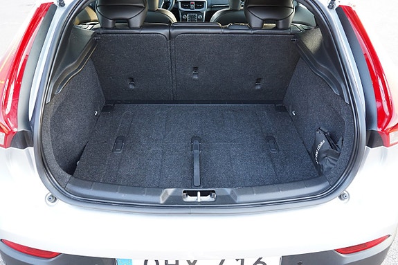 Volvo V40 Cross Country 16 of 27