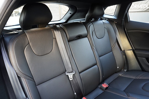 Volvo V40 Cross Country 18 of 27