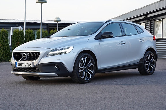 Volvo V40 Cross Country 8 of 27