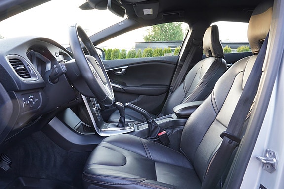 Volvo V40 Cross Country 11 of 27