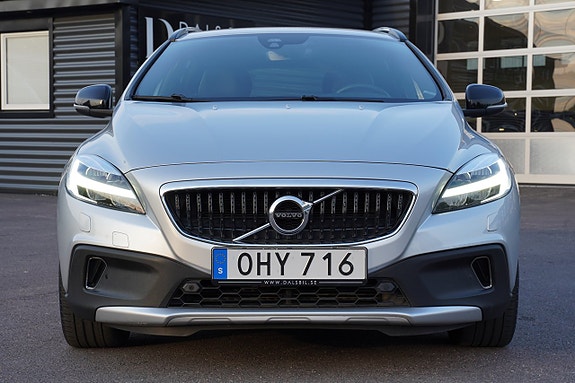 Volvo V40 Cross Country 9 of 27