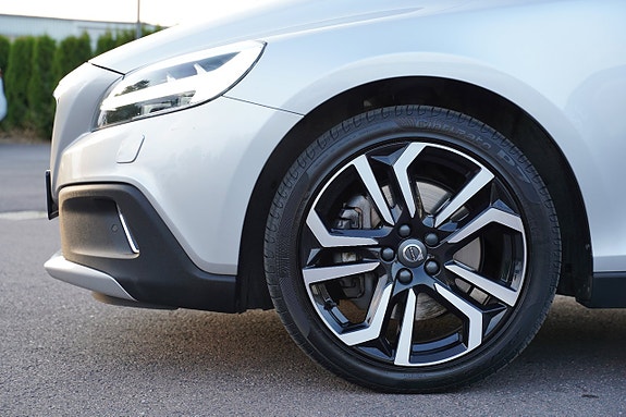 Volvo V40 Cross Country 7 of 27