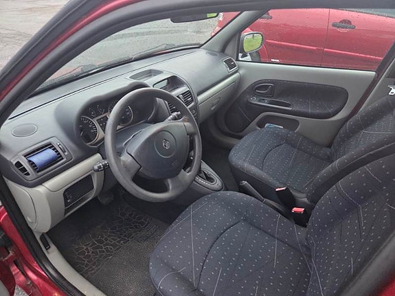 Renault Clio 3 of 10