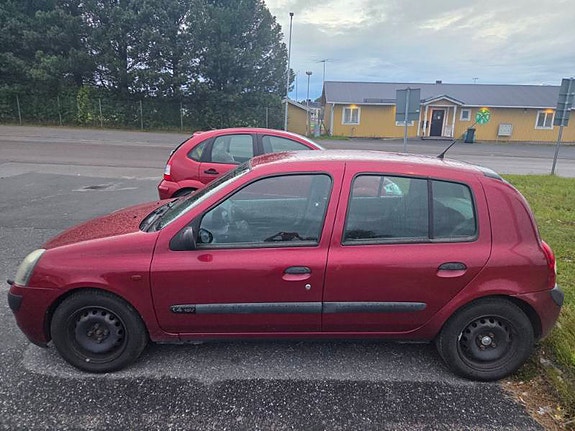 Renault Clio 6 of 10