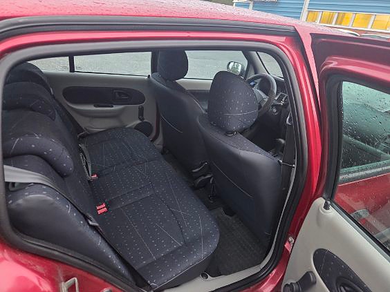 Renault Clio 7 of 10