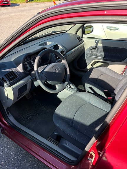 Renault Clio 10 of 10