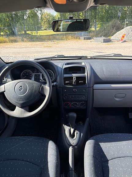 Renault Clio 8 of 10