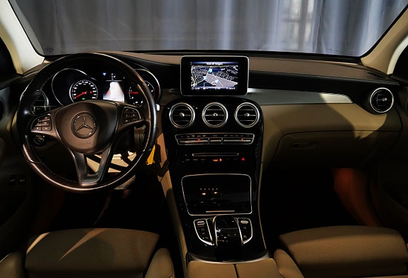 Mercedes-Benz GLC220 d 10 of 23