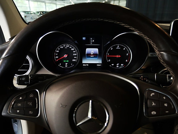 Mercedes-Benz GLC220 d 13 of 23